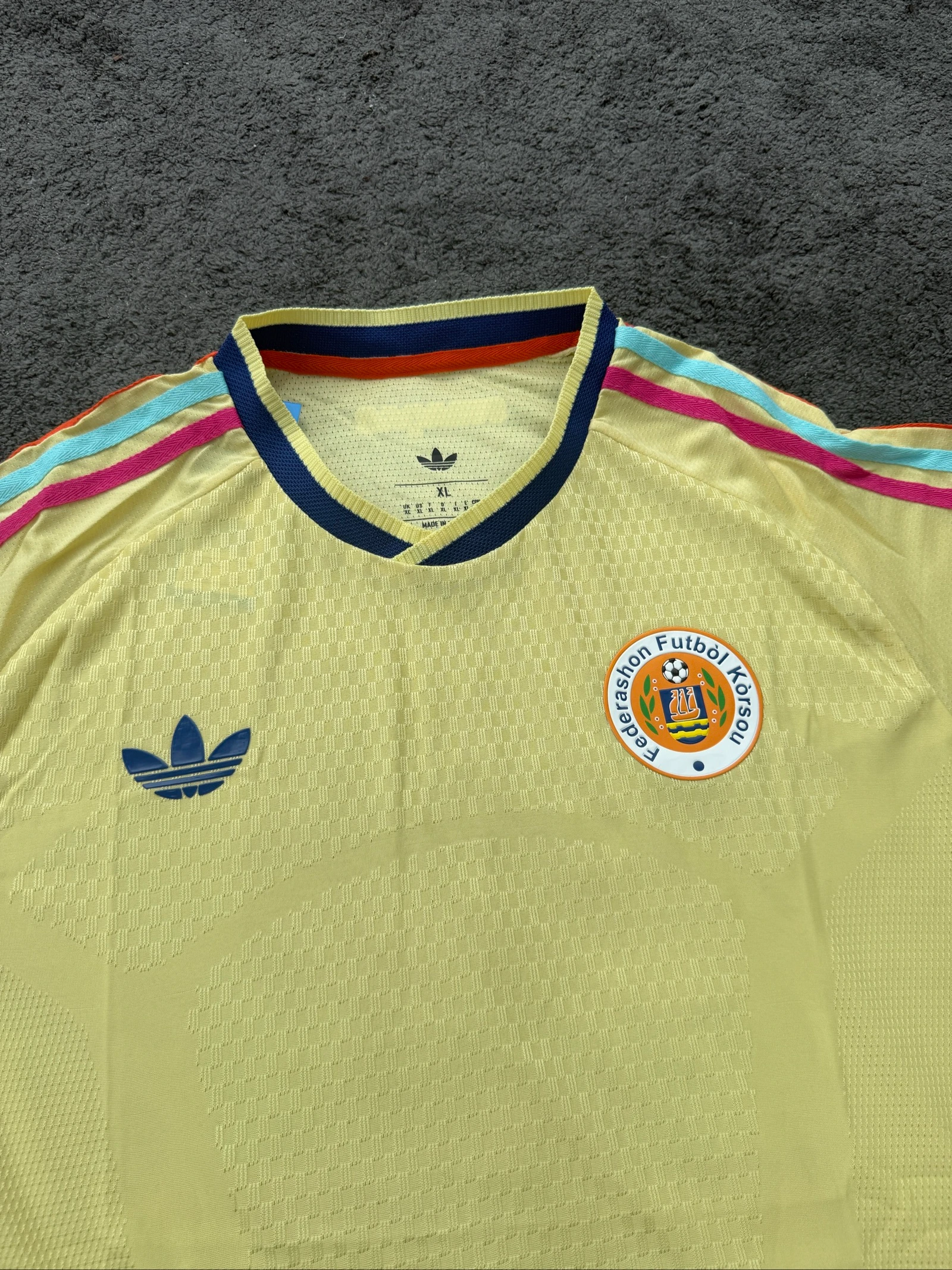 Adidas Curaçao Copa del Mundo 2026 camiseta de fútbol amarilla talla XL – nueva – photo 3